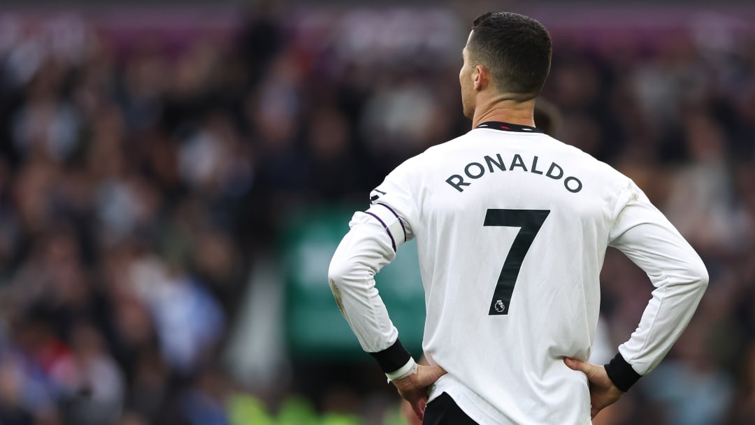 https://www.wikirise.com/wp-content/uploads/2022/12/Cristiano-Ronaldo-remains-on-Man-Utd-2023-calendar-despite-contract.jpg