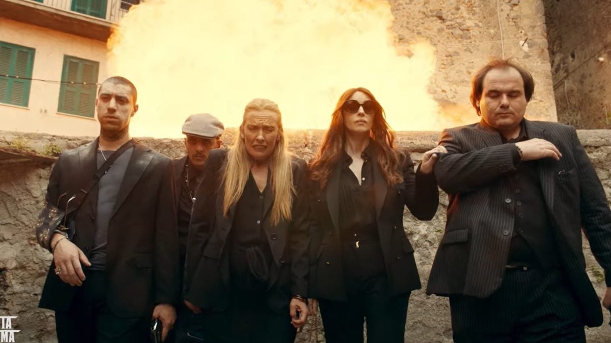 https://www.wikirise.com/wp-content/uploads/2022/12/Mafia-Mamma-Trailer-Toni-Collette-Inherits-a-Mafia-Empire.jpg