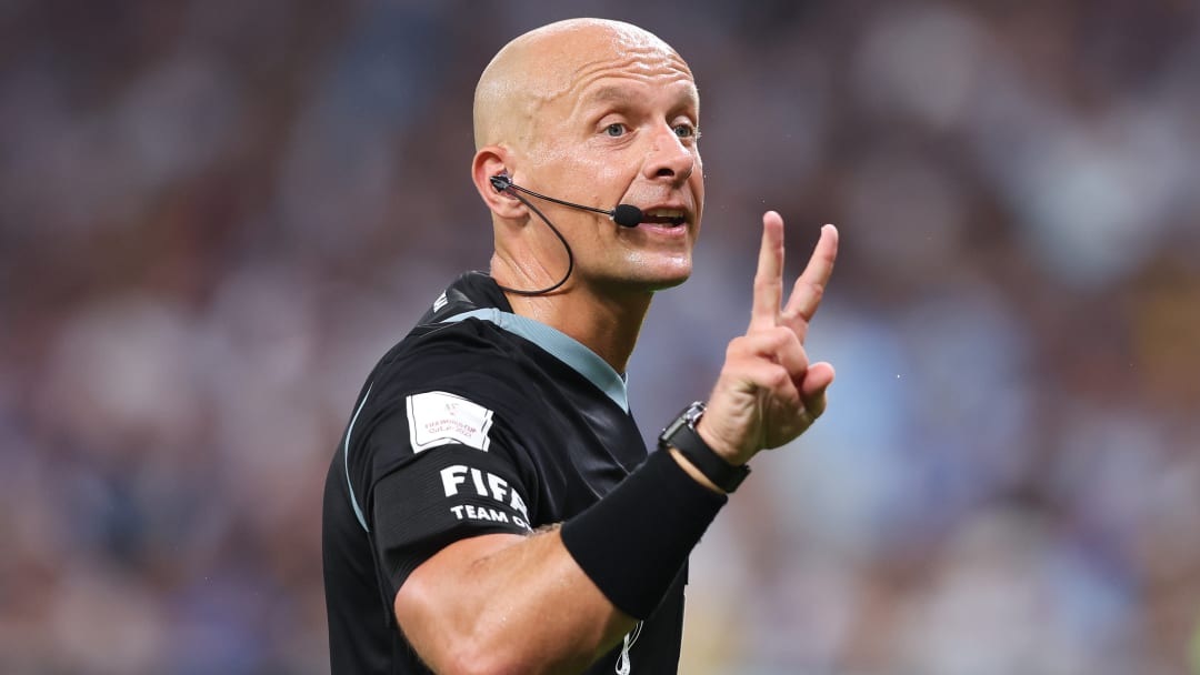 https://www.wikirise.com/wp-content/uploads/2022/12/Szymon-Marciniak-confirmed-as-referee-for-2022-World-Cup-final.jpg